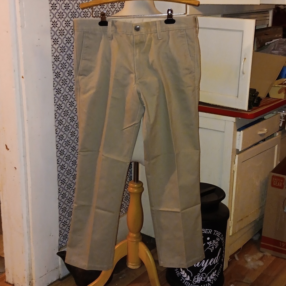 Life Khaki by Haggar straight 34 x 30